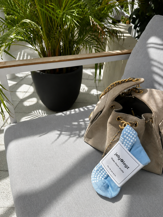 CLOUD BLUE Midi Grip Socks with white tip