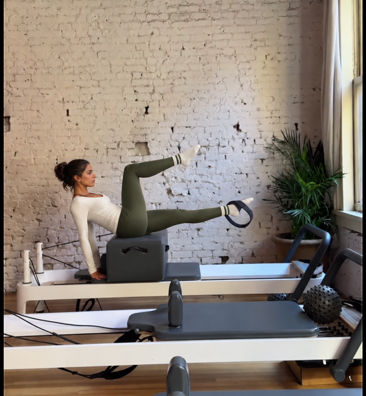 Olive Grove Cream & Olive Pilates Grip Socks