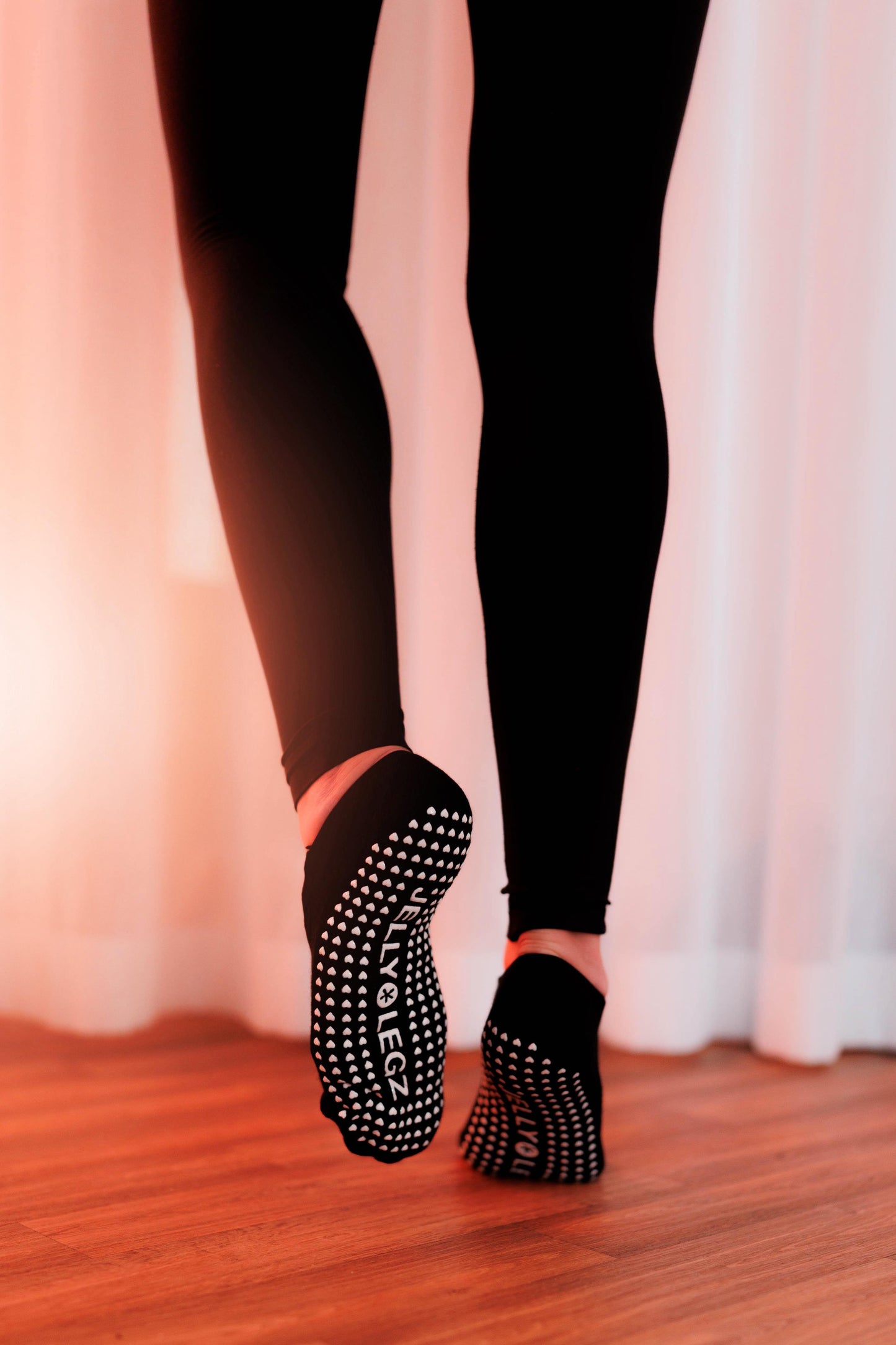 BLACK ONYX PILATES & BARRE INFRARED GRIP SOCKS | HEART & SOLE