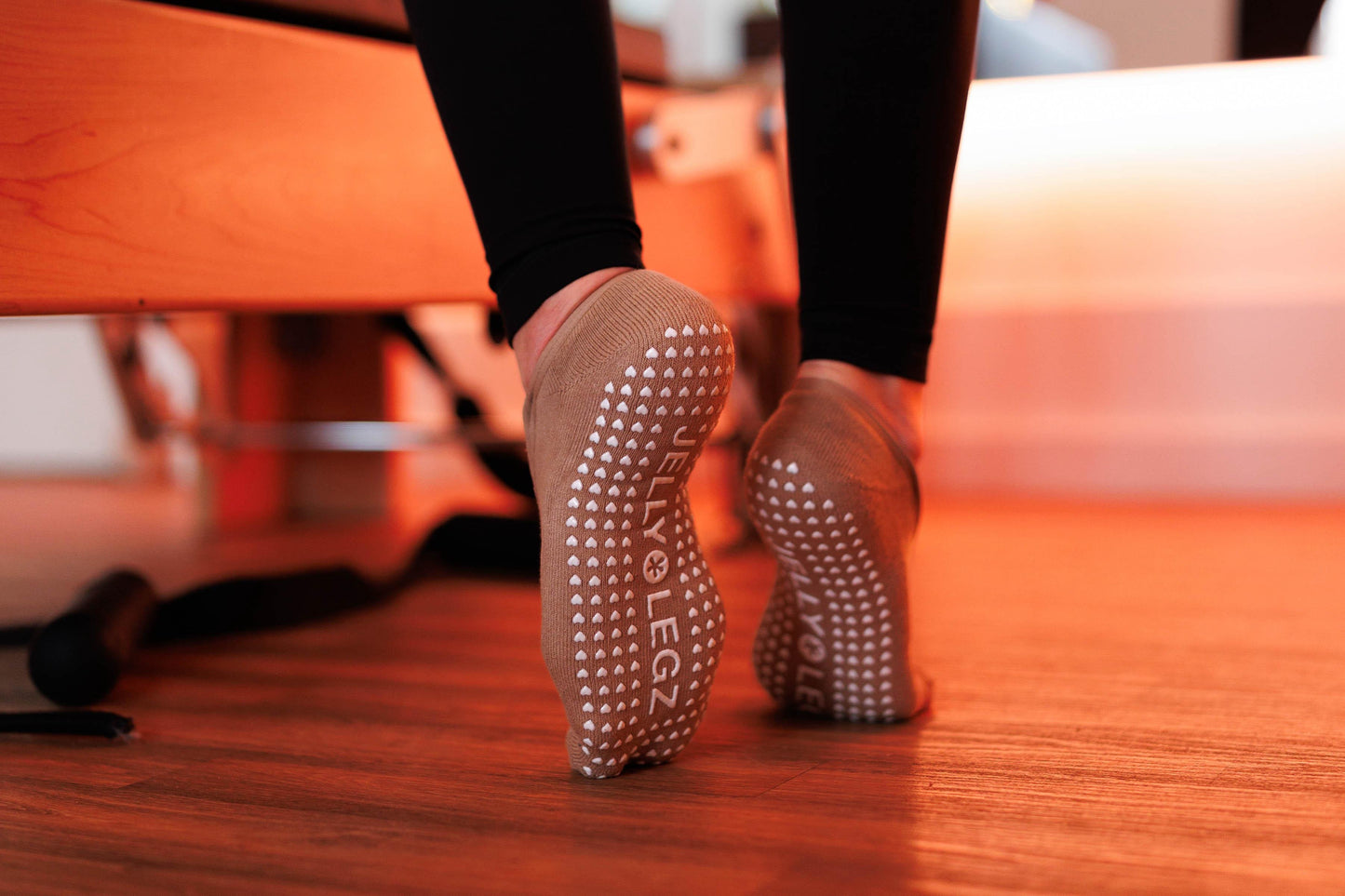 CARAMEL TIGERS EYE PILATES & BARRE INFRARED GRIP SOCKS | HEART & SOLE